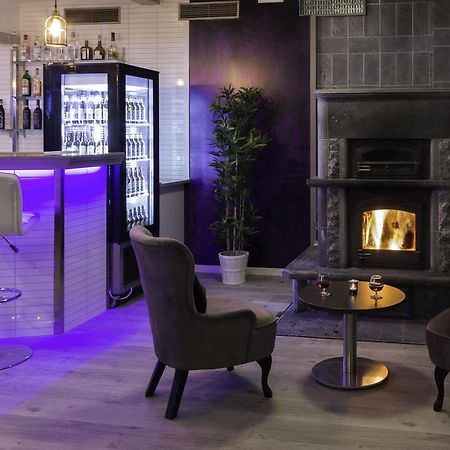 Hotell Restaurang Naemforsen Näsåker Exteriér fotografie